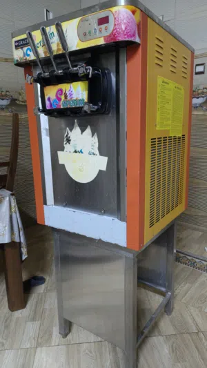 مكينه الاسكريم