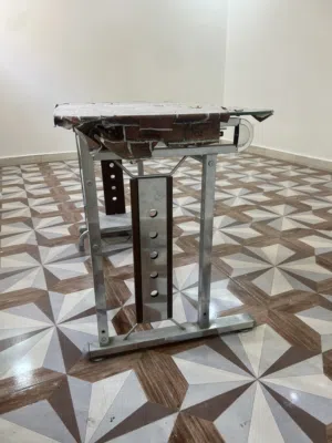 طاولة متحركه