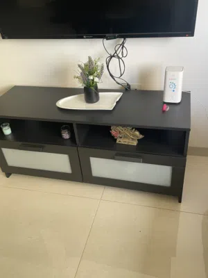 طاولة تلفزيون جديدة