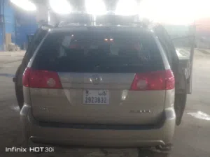 Used Toyota Sienna in Tripoli