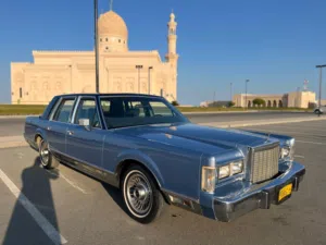 لينكولن تاون كار