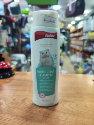 لشامبو قطط من البابونج وواقي الشمس: