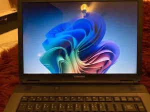 لابتوب توشيبا نظيف