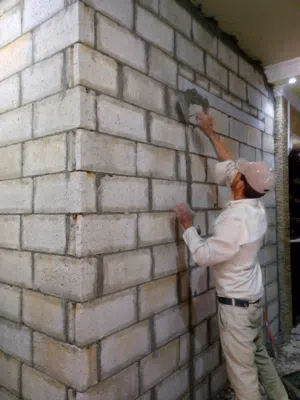 صيانه عامه بنا طوب بنا حجر معلم قصاره بليط معلم هدد حيطان ترميم اسقف هريان فتحات بواب بناء حواجز