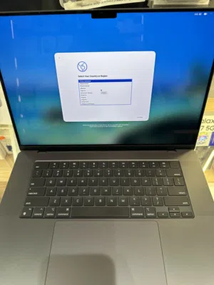 MacBook Pro M4 Pro 16” 24GB RAM 512GB SSD عرض احترافي