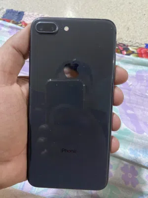 iPhone 8 Plus اللون الأسود الذاكرة 64    خير من الله مستعمل نظيف البطارية 74 مكاني بغداد