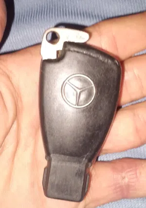 مفتاح شفط مرسيدس للبيع