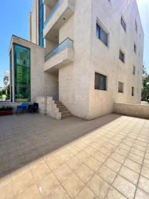 370 m2 4 Bedrooms Apartments for Sale in Amman Um Uthaiena
