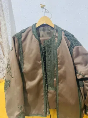 زبون مشالله عليه الحق مستعمل الدق الاول