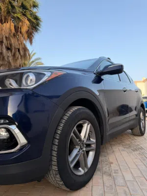 Used Hyundai Santa Fe in Benghazi