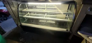 ثلاجه عرض حلويات ومخلالات