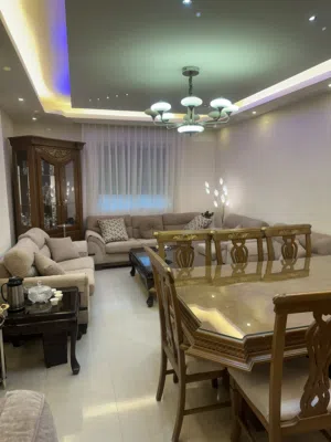 شقه للبيع طابق اول