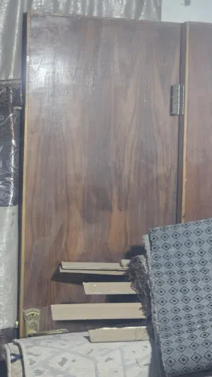 باب صاج جديد ما مستخدم هواي وصندوق دراجه مال دلفري هم للبيع
