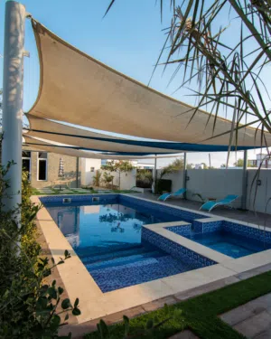 4 Bedrooms . More than 6 bathrooms . 200 m24