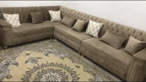 ركنه بحاله جيده جدا ( 3 قطع وزاويه )