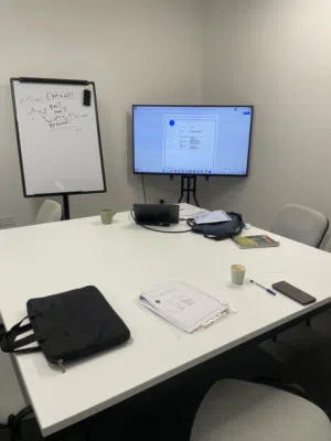 دروس لغة إنجليزية تأسيسية – قراءة وكتابة واستماع مع أنشطة شهر كامل بسعر اقل من سوق