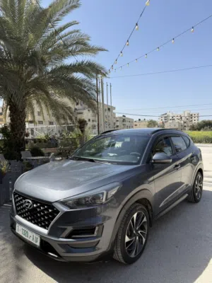 توسان 2019 فل فتحة سقف بصمة هند كهرباء ترخيص تامين شامل يد اولى عداد 140 لحق حالك معلم