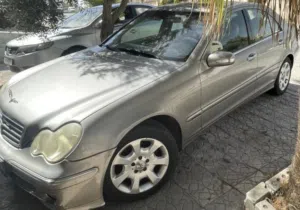 مرسيدس بنز الفئة-C 200 موديل 2005 بنسخة أوروبية مع رخصة وتفاصيل دقيقة