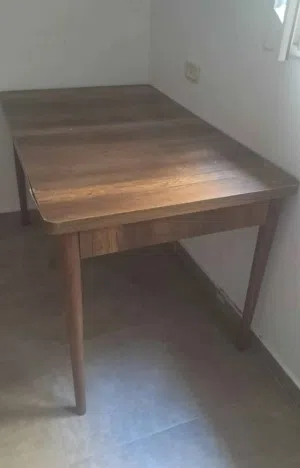 طاوله طعام لوح