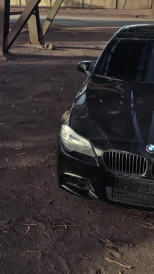 للبيع BMW F10 528i الموديل: 2011/// المحرك: 28 المرغوب// الاستيراد: أمريكي // العداد: 180