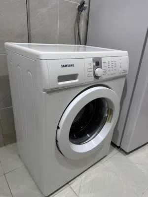 غسالة شبه جديدة