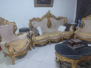 صالون مدهب خشب زان مكون من كنبه  واربع كراسي