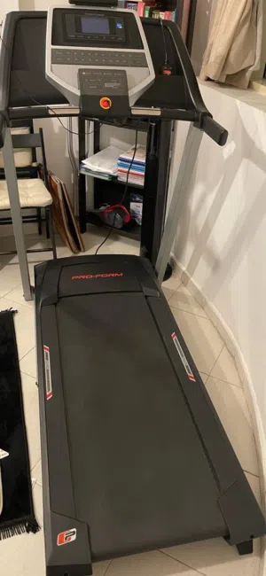 للبيع جهاز مشي ProForm C300 بحالة ممتازة