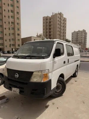 Nissan bus urvan