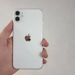 Apple iPhone 11 128 GB in Muscat