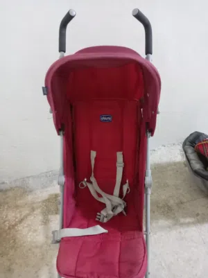 للبيع عرباية اطفال وكوت بسعر مخفض