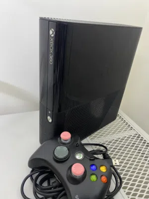 Xbox 360 slim E (RGH Modded)