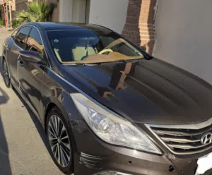 Hyundai Azera 2015 model very cheap price selling