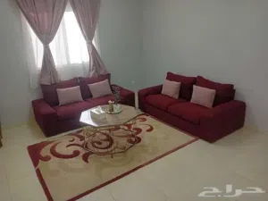 كنب وطاولات للبيع المستعجل