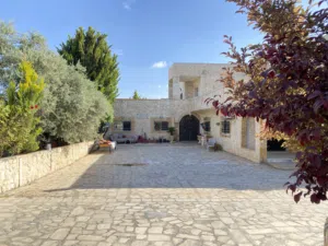400 m2 5 Bedrooms Townhouse for Sale in Amman Um al Basateen