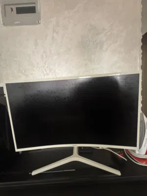 27 Samsung monitors for sale in Amman