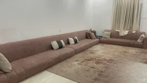 غنفات تفصال مع طاوله خشب بزاويه وزوليه