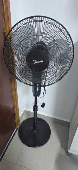 للبيع المستعجل للسفر midea Fan model.   FS40-19K