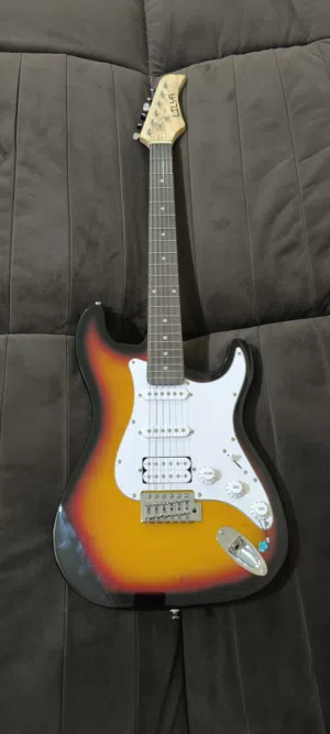electric guitar (ingood condition)