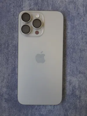 iPhone 15 Pro Max 256GB  نظيف جداً 100% مع كامل ملحقاته من Anker الأصلية