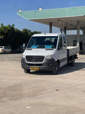 مارسيدس 519 موديل 2022 نخب اول عداد 100للبيع او للبدل