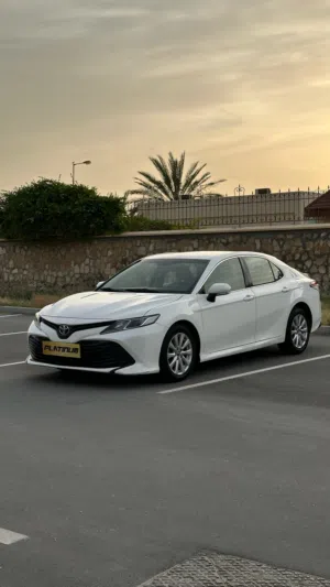 للبيع تويوتا كامري موديل2018سيرفيس الوكاله وكاله البحرين بحاله ممتازه جدا  For sale Toyota Camry2018