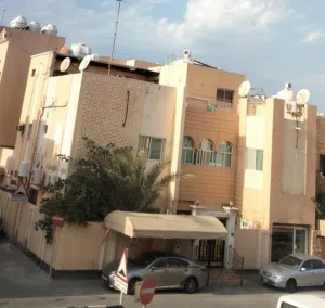 1 executive room available near tariq pastries Muharraq Block 210. furnished with sharing Bathroom