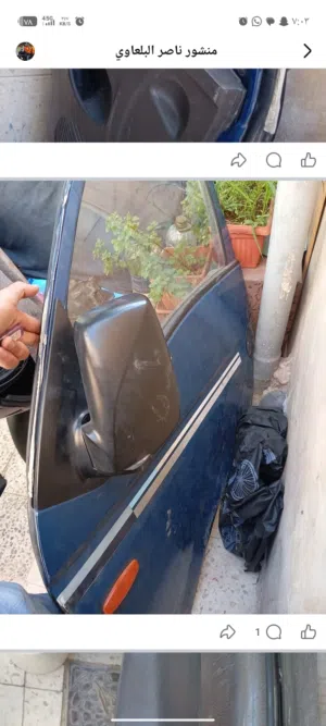 أبواب سيارات مستعملة بجودة جيدة مع حالة جيدة للبيع