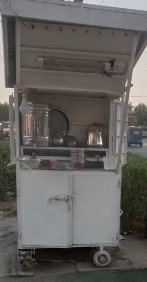 كشك شاي وقهوة للبيع مستعجل