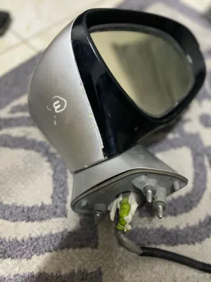 مرايه جانبيه جهت (اليمين )()لكزس GS350 موديل 2014 نقطه عمياء نظيفه وشغاله ولله الحمد