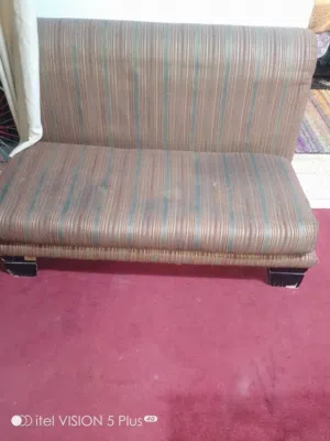 مقاعد للبيع