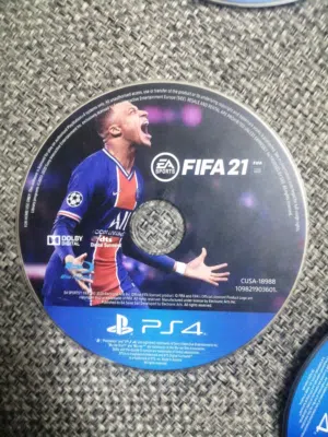 الرجاء التواصل على الواتس اب سي دي فيفا 21 مستعمل نظيف جدا