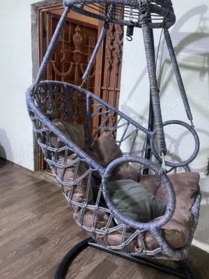 مرجوحه. نظيفه وجديده.