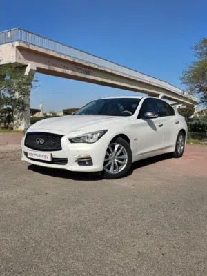 في حالة ممتازة وارد الوكالة انفينيتي infinity Q50 2016 شرط الفحص مالك ثاني عداد 77