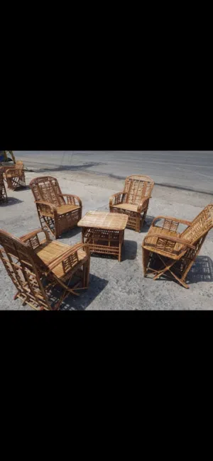 جديد - طقم كراسي مع طاولة مصنوع من سعف النخيل